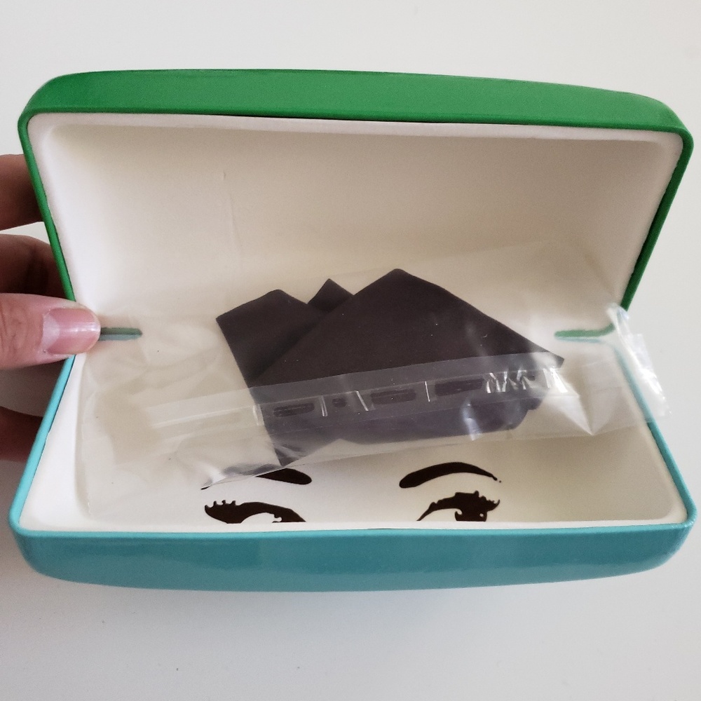 Kate Spade Case - Picture 2 of 3